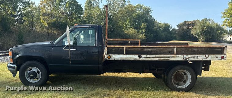 image for item DJ7818 1998 Chevrolet 3500 flatbed pickup truck