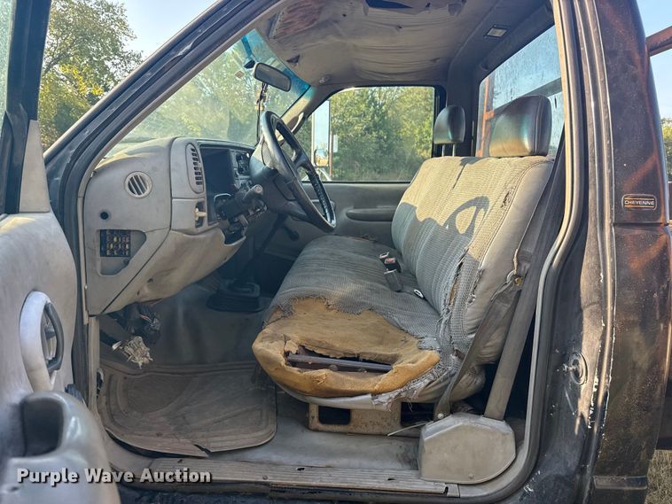 image for item DJ7818 1998 Chevrolet 3500 flatbed pickup truck