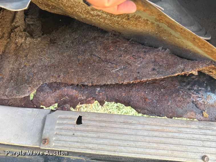 image for item DJ7818 1998 Chevrolet 3500 flatbed pickup truck