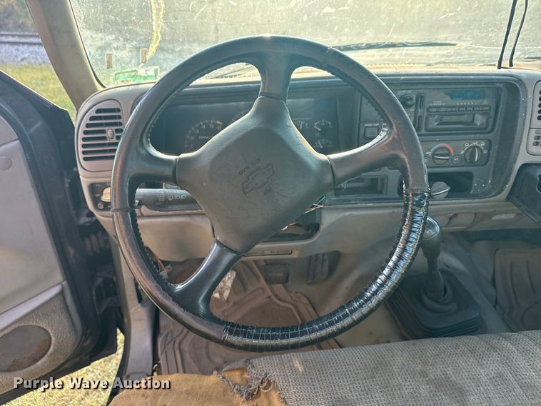 image for item DJ7818 1998 Chevrolet 3500 flatbed pickup truck