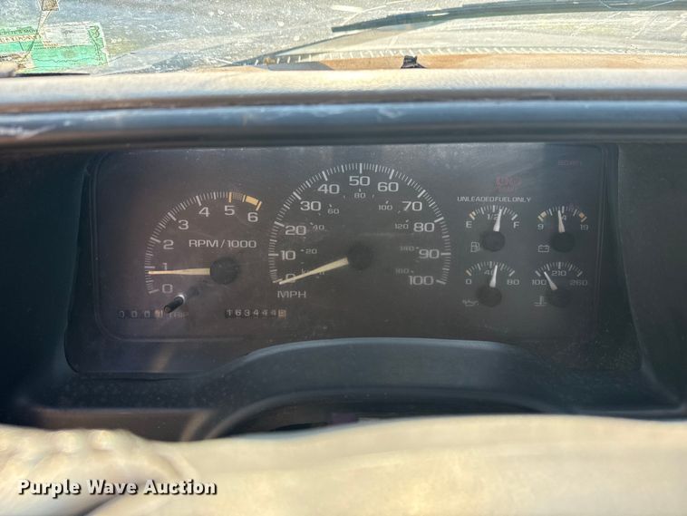 image for item DJ7818 1998 Chevrolet 3500 flatbed pickup truck