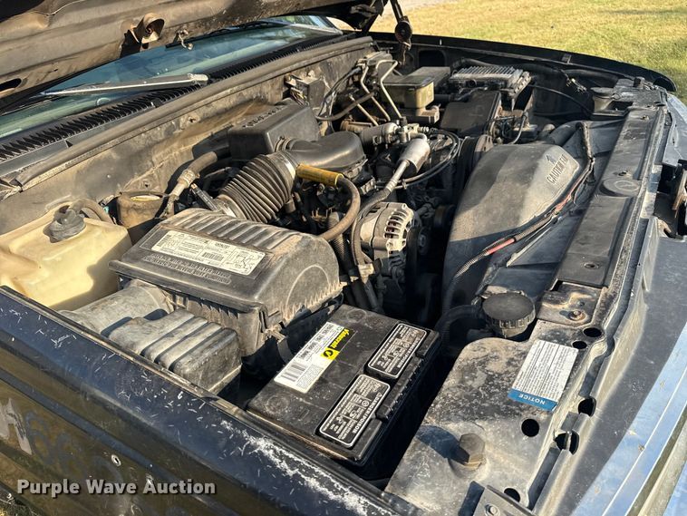 image for item DJ7818 1998 Chevrolet 3500 flatbed pickup truck