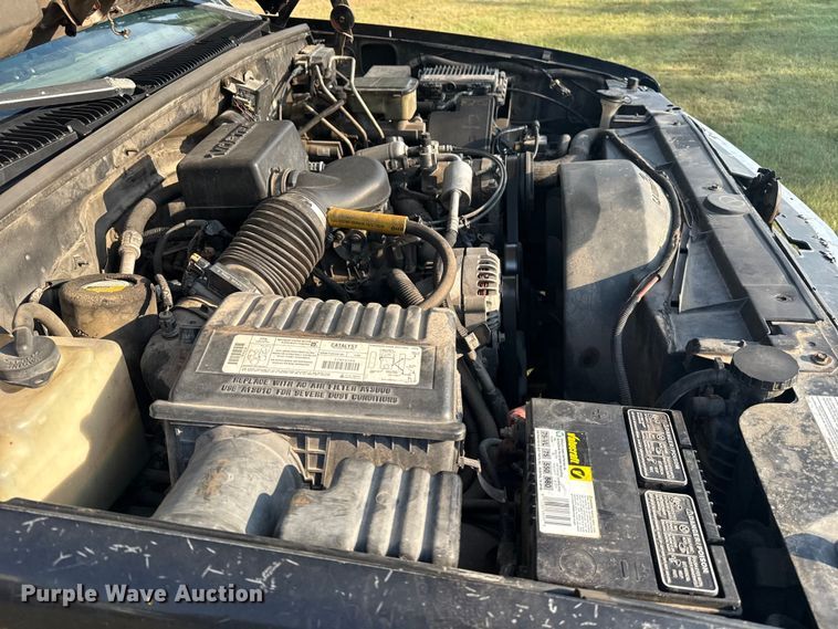 image for item DJ7818 1998 Chevrolet 3500 flatbed pickup truck