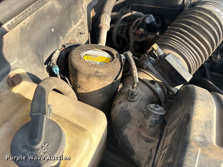 image for item DJ7818 1998 Chevrolet 3500 flatbed pickup truck