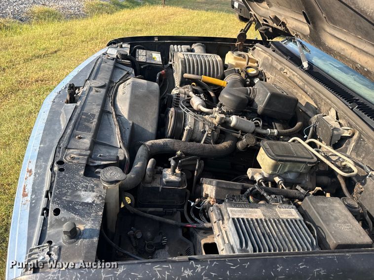 image for item DJ7818 1998 Chevrolet 3500 flatbed pickup truck