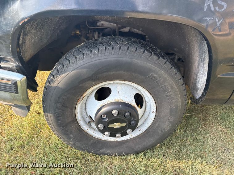 image for item DJ7818 1998 Chevrolet 3500 flatbed pickup truck