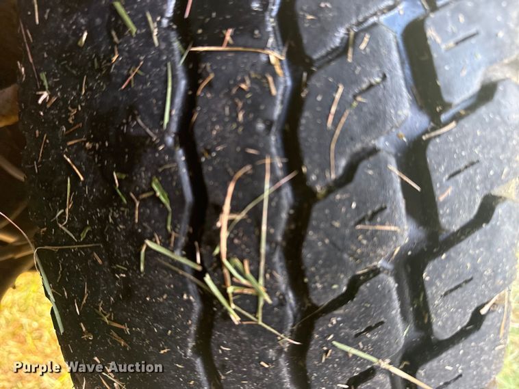 image for item DJ7818 1998 Chevrolet 3500 flatbed pickup truck