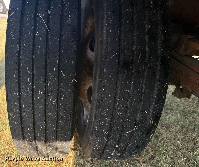 image for item DJ7818 1998 Chevrolet 3500 flatbed pickup truck