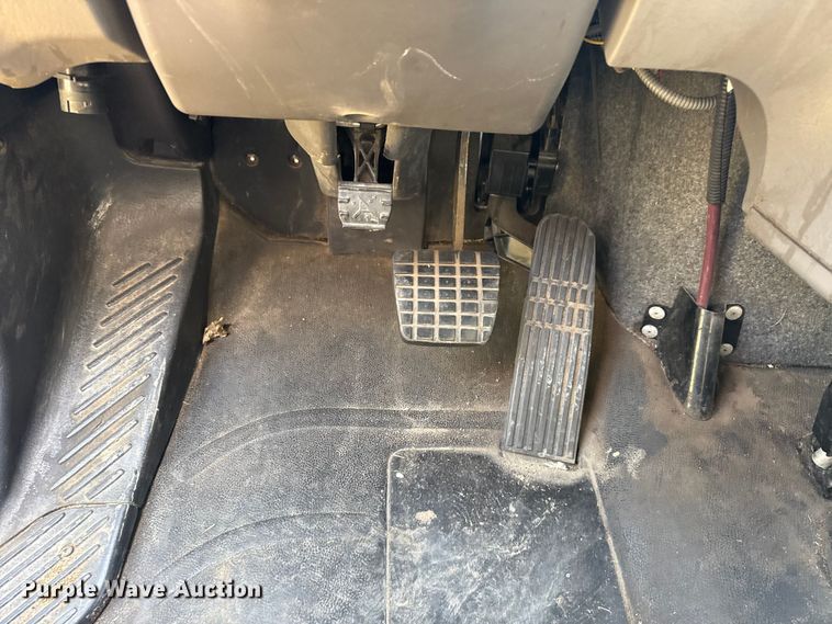 image for item DJ7819 2013 Freightliner Business Class M2 box truck