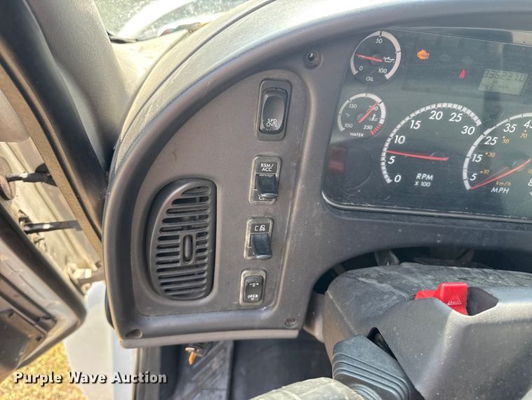 image for item DJ7819 2013 Freightliner Business Class M2 box truck