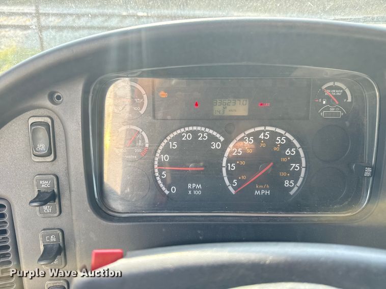 image for item DJ7819 2013 Freightliner Business Class M2 box truck