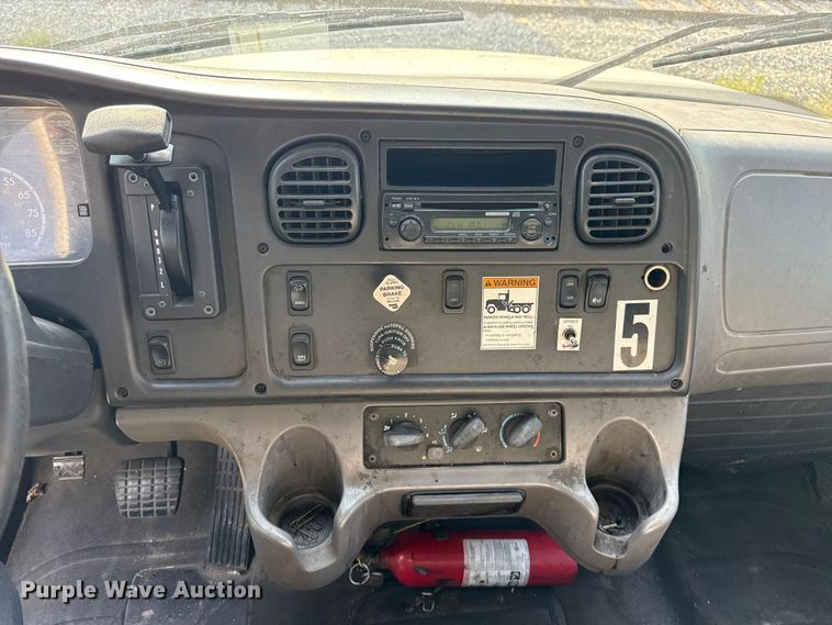 image for item DJ7819 2013 Freightliner Business Class M2 box truck