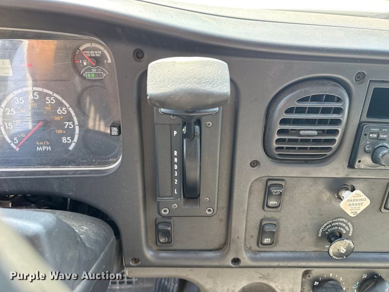 image for item DJ7819 2013 Freightliner Business Class M2 box truck