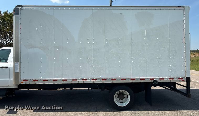 image for item DJ7821 2019 Chevy Silverado 6500HD box truck