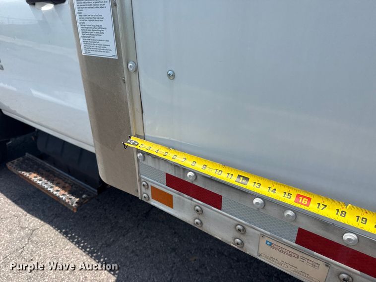 image for item DJ7821 2019 Chevy Silverado 6500HD box truck