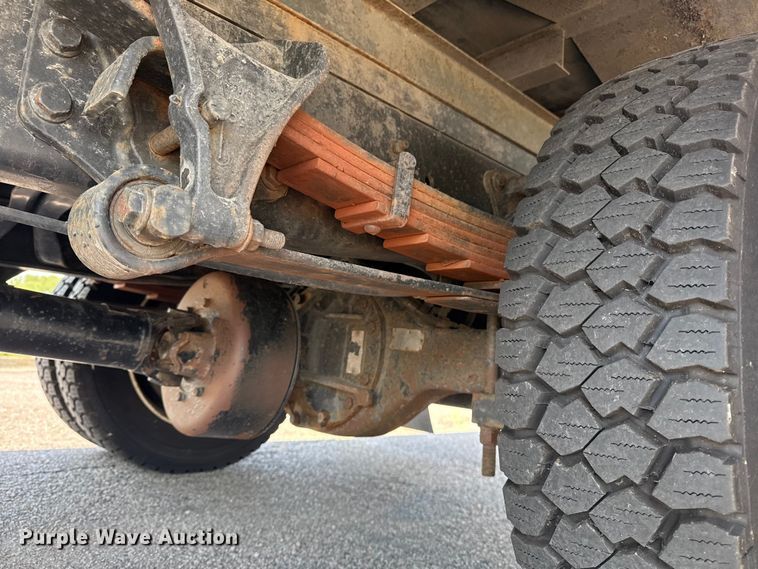 image for item DJ7821 2019 Chevy Silverado 6500HD box truck