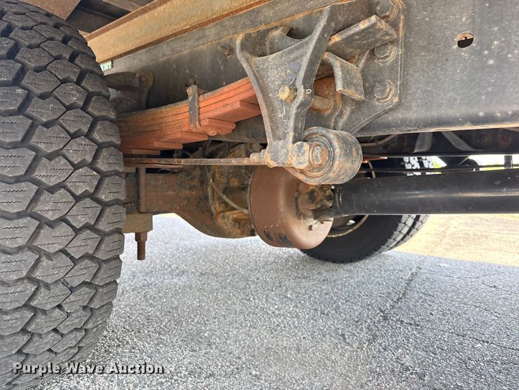 image for item DJ7821 2019 Chevy Silverado 6500HD box truck