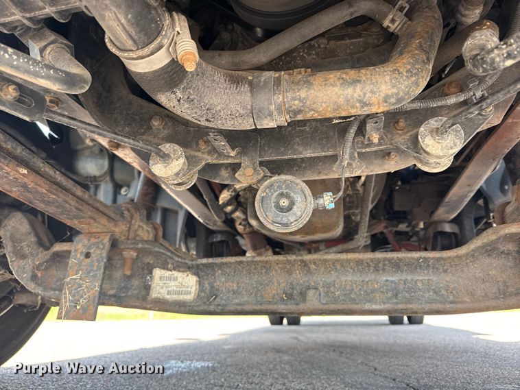 image for item DJ7821 2019 Chevy Silverado 6500HD box truck