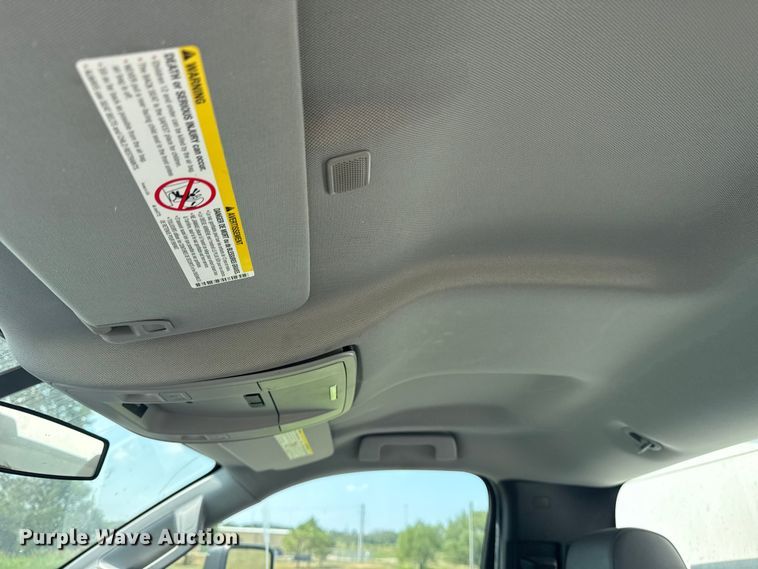 image for item DJ7821 2019 Chevy Silverado 6500HD box truck