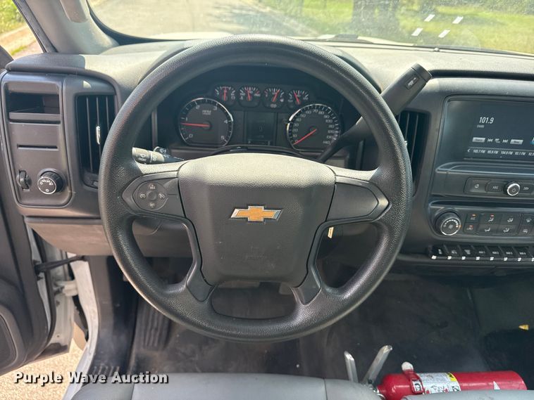 image for item DJ7821 2019 Chevy Silverado 6500HD box truck