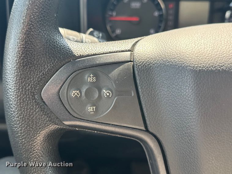 image for item DJ7821 2019 Chevy Silverado 6500HD box truck