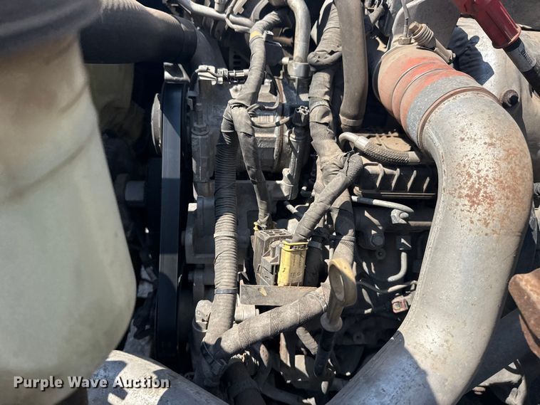 image for item DJ7821 2019 Chevy Silverado 6500HD box truck