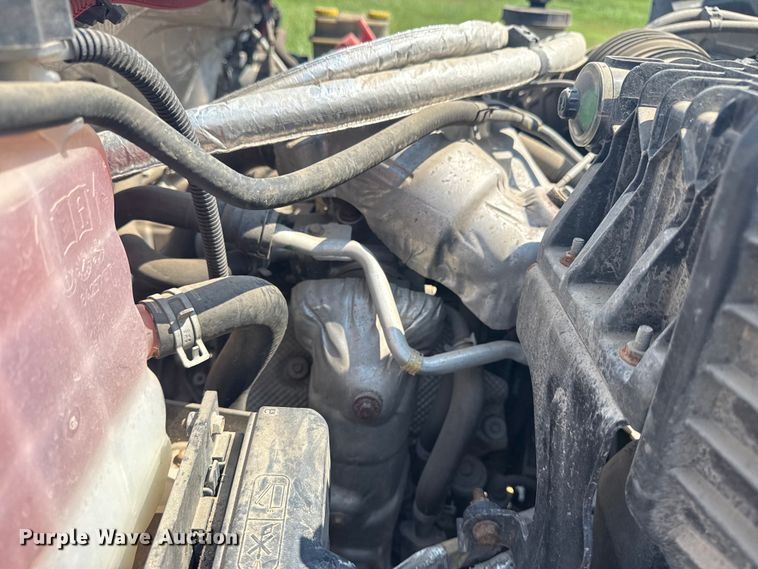 image for item DJ7821 2019 Chevy Silverado 6500HD box truck