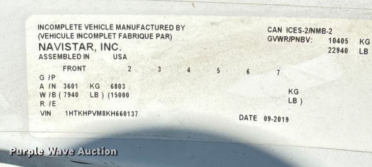 image for item DJ7821 2019 Chevy Silverado 6500HD box truck