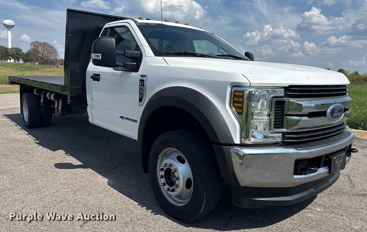 image for item DJ7822 2019 Ford F550 Super Duty flatbed truck