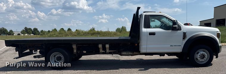 image for item DJ7822 2019 Ford F550 Super Duty flatbed truck