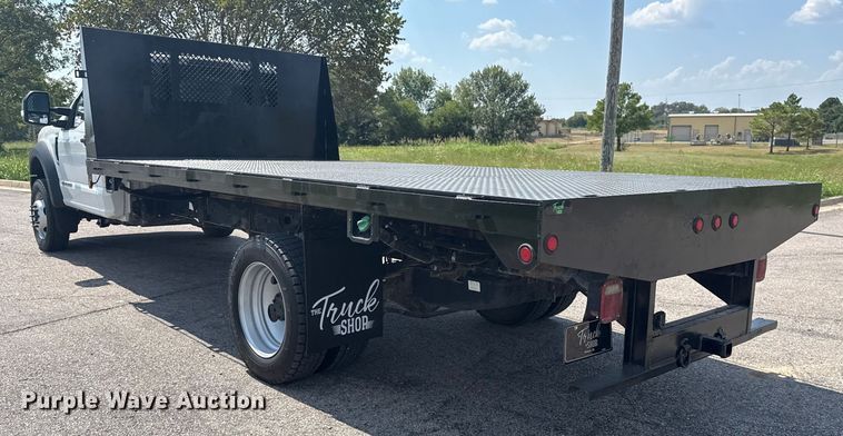 image for item DJ7822 2019 Ford F550 Super Duty flatbed truck