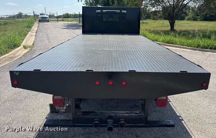 image for item DJ7822 2019 Ford F550 Super Duty flatbed truck