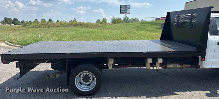 image for item DJ7822 2019 Ford F550 Super Duty flatbed truck