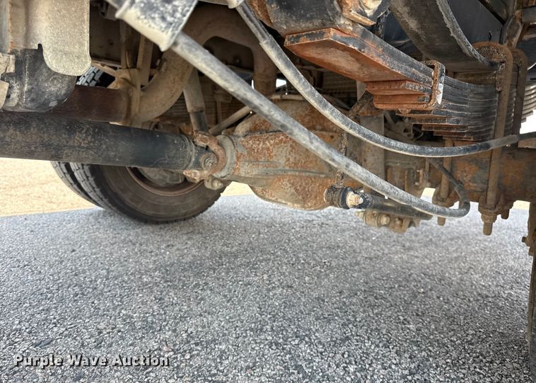 image for item DJ7822 2019 Ford F550 Super Duty flatbed truck