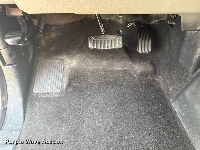 image for item DJ7822 2019 Ford F550 Super Duty flatbed truck