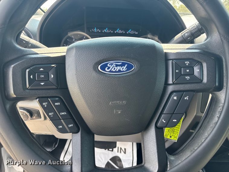 image for item DJ7822 2019 Ford F550 Super Duty flatbed truck