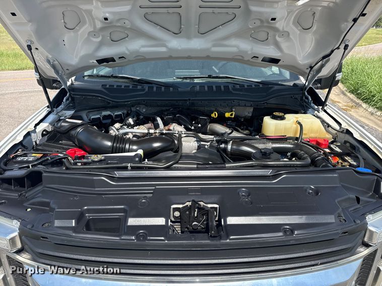 image for item DJ7822 2019 Ford F550 Super Duty flatbed truck