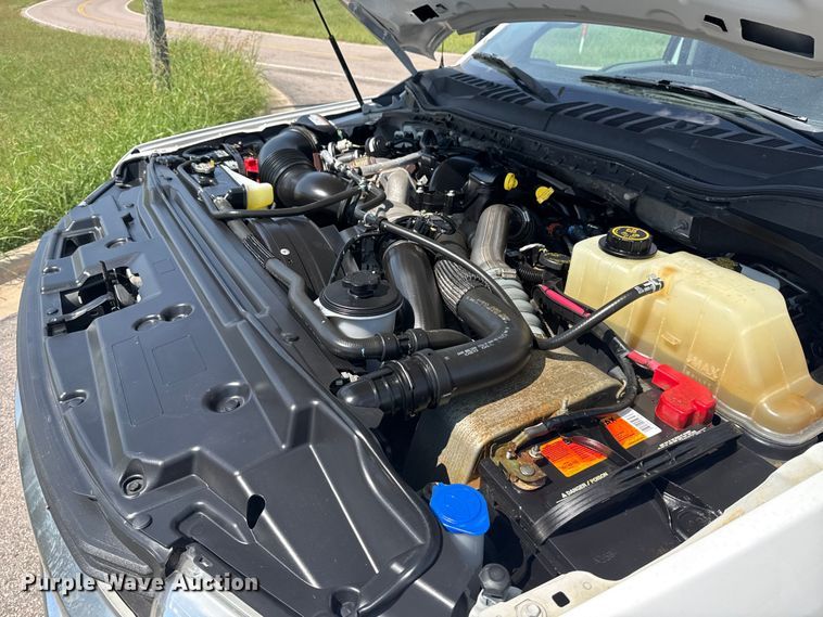 image for item DJ7822 2019 Ford F550 Super Duty flatbed truck