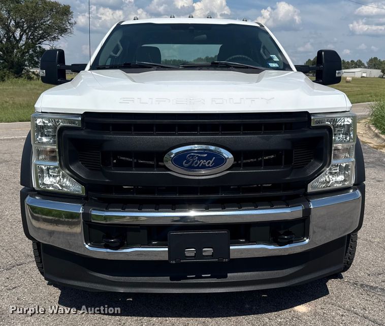 image for item DJ7823 2020 Ford F550 Super Duty truck cab and chassis