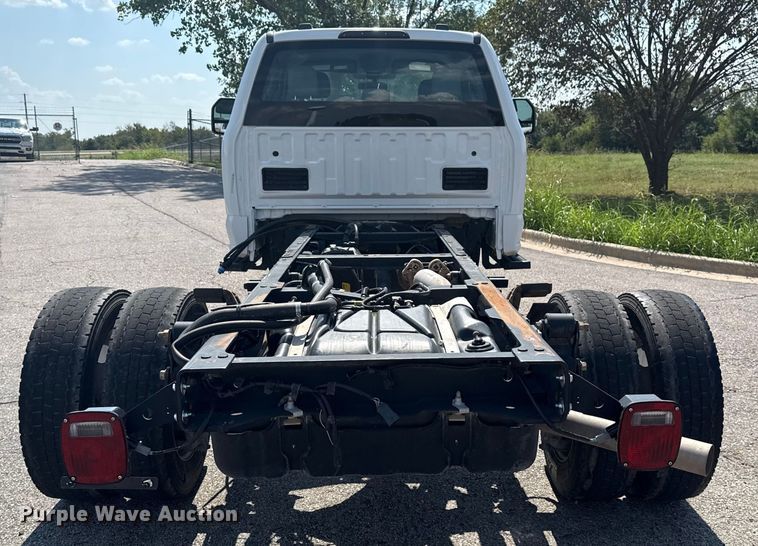image for item DJ7823 2020 Ford F550 Super Duty truck cab and chassis