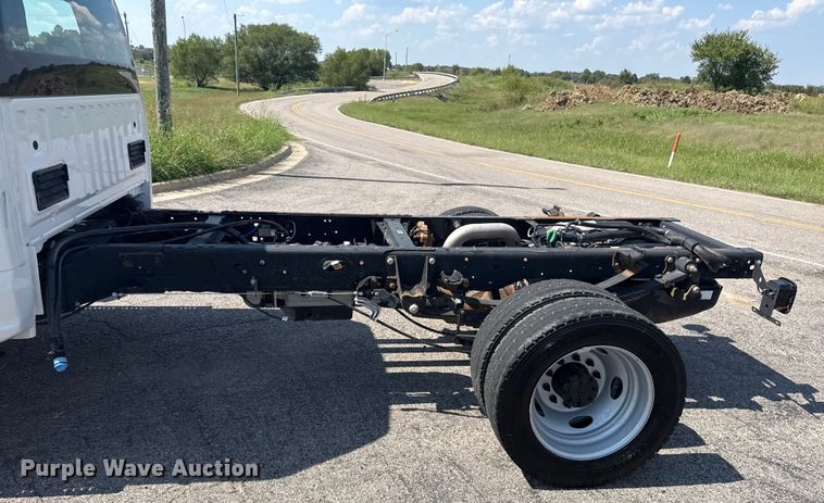 image for item DJ7823 2020 Ford F550 Super Duty truck cab and chassis