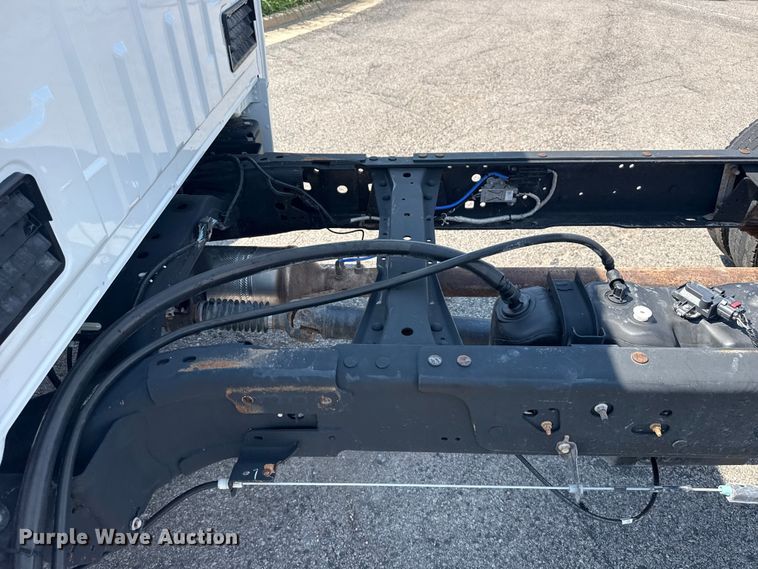 image for item DJ7823 2020 Ford F550 Super Duty truck cab and chassis
