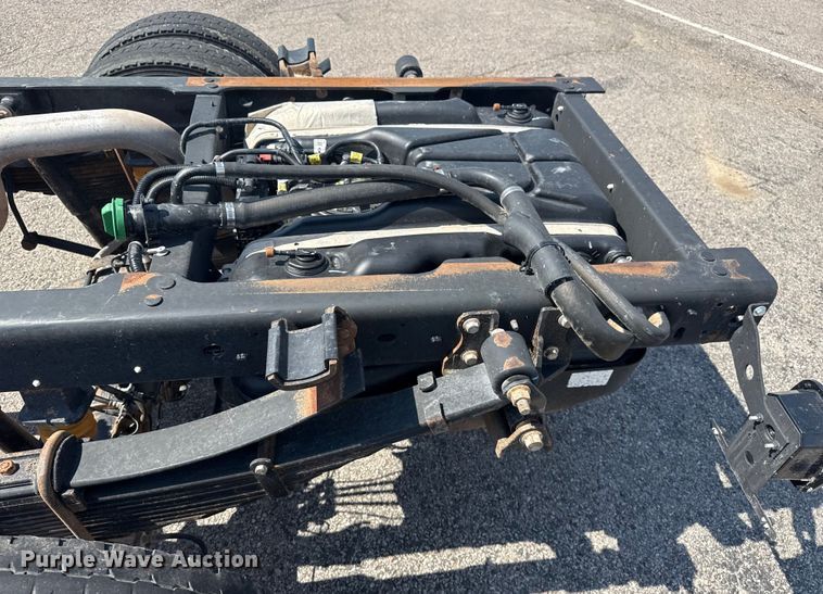 image for item DJ7823 2020 Ford F550 Super Duty truck cab and chassis