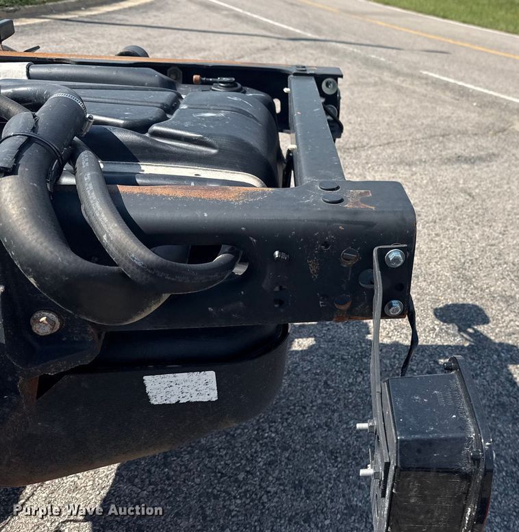 image for item DJ7823 2020 Ford F550 Super Duty truck cab and chassis