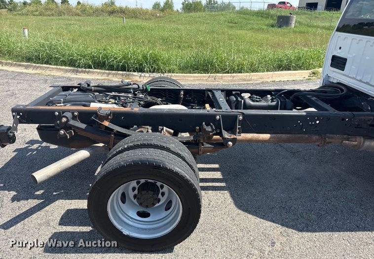 image for item DJ7823 2020 Ford F550 Super Duty truck cab and chassis