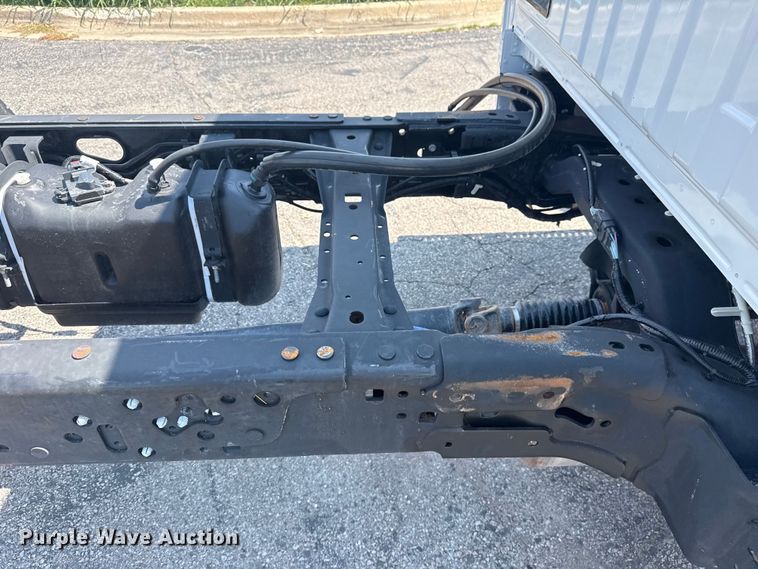 image for item DJ7823 2020 Ford F550 Super Duty truck cab and chassis