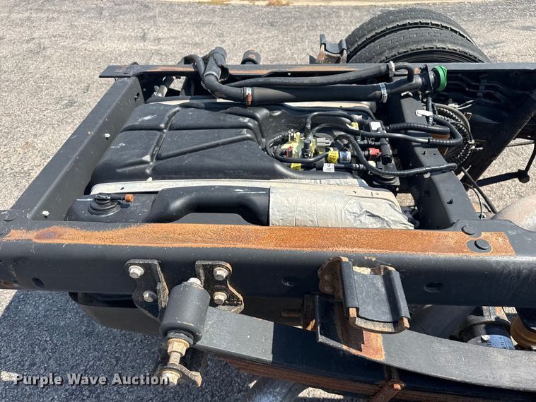 image for item DJ7823 2020 Ford F550 Super Duty truck cab and chassis