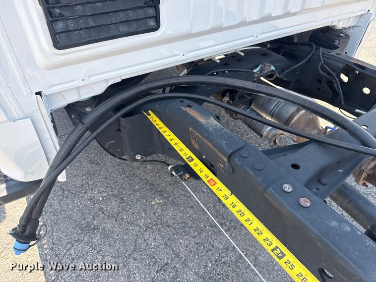 image for item DJ7823 2020 Ford F550 Super Duty truck cab and chassis