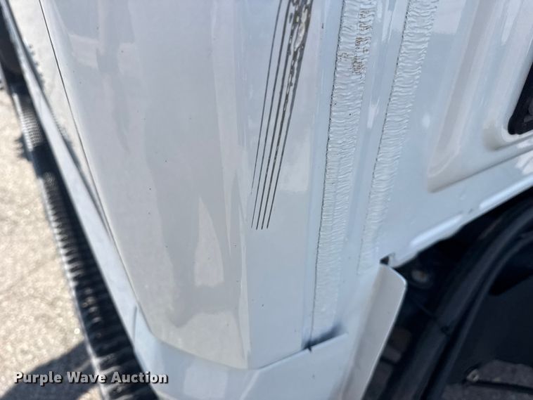 image for item DJ7823 2020 Ford F550 Super Duty truck cab and chassis