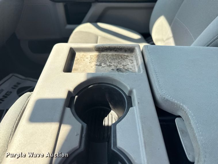 image for item DJ7823 2020 Ford F550 Super Duty truck cab and chassis